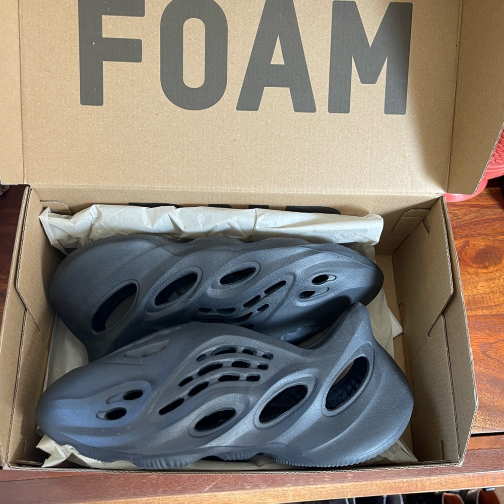 NIB Adidas Onyx (Black) Yeezy Foam Runners - Picture 5 of 7